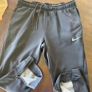Nike fleeced lined joggers